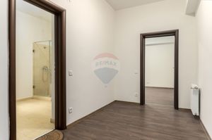 Apartament spațios cu vedere panoramică,, într-o cladire de prestigiu - imagine 14