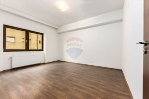 Apartament spațios cu vedere panoramică,, într-o cladire de prestigiu - imagine 15