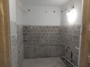 Vând ap 3 camere pe str Pasteur, Zona Gr.Botanica,semifinisat, parter,  balcon si garaj 