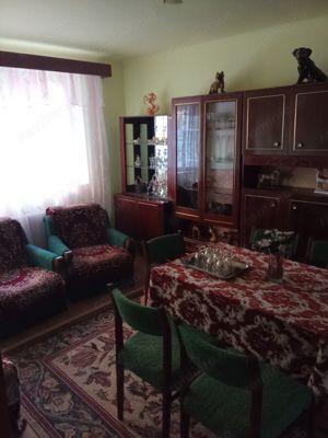 Casa de vânzare cu etaj sau schimb pe apartament cu 2camere etaj 1sau 2negociabil - imagine 7