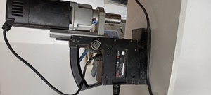 masina de gaurit cu talpa magnetica si scule de mana - imagine 2