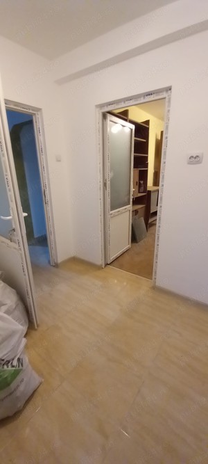 Vanzare apartament 2 camere decomandat, etaj 2 in Ploiesti, Nord - imagine 6