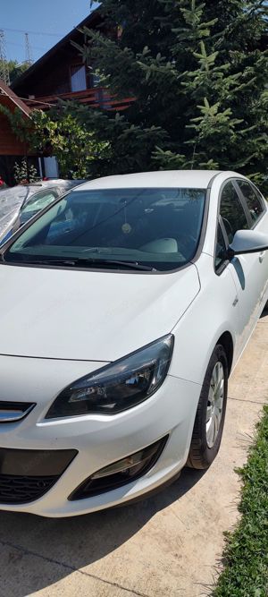 Vând Opel Astra 1,4 Turbo - imagine 2