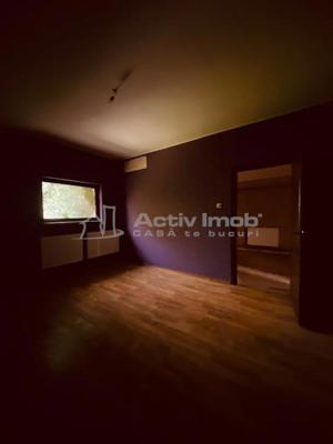 Vila cu 4 camere si curte spatioasa, de renovat - imagine 33