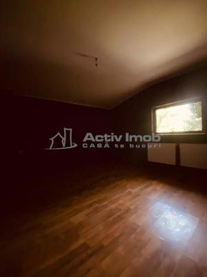 Vila cu 4 camere si curte spatioasa, de renovat - imagine 29