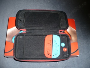 Nintendo Swich V2 complet aproape nou la cutie husa consola huse joistick 3 jocuri Pokemon,Minecraft - imagine 4