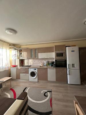 PF vand apartament 3 camere ,loc.Baciu ,zona Petrom - imagine 7