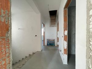 Duplex despartit prin camera tehnica - 5 camere - Mosnita - imagine 12