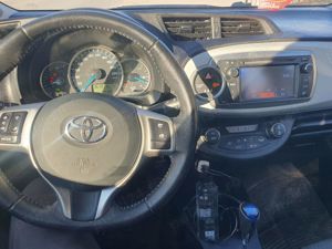 Vând Toyota Yaris Hybrid - imagine 5