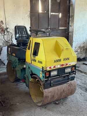 Vând cilindru compactor 1.5T