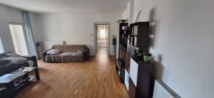 Apartament 2 camere, spatios, cu pozitie excelenta - imagine 2