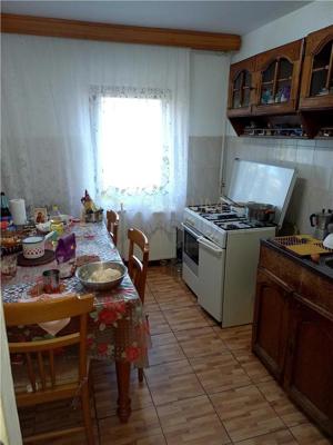 Apartament 2 camere, semidecomandat, zona Aradului, aproape de Iulius Mall, nemobilat - imagine 2