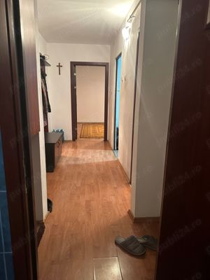 Apartament cu 3 camere, zona Girocului - imagine 2