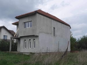 Vand casa noua