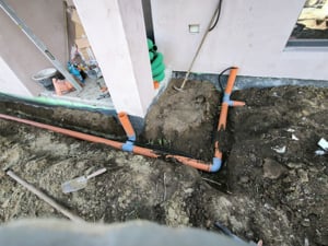 Garduri , foisoare , case la ros