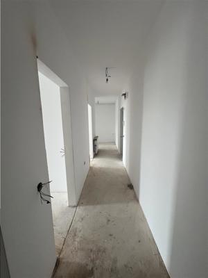 Apartament de 3 camere 2 bai si 2 balcoane la etajul 2 zona Piata Cluj - imagine 18