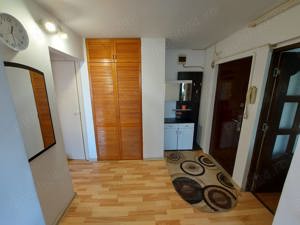 Închiriez apartament 2 camere, decomandat - imagine 5