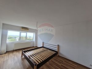 Apartament cu 4 camere renovat - imagine 9