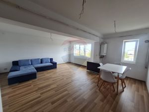 Apartament cu 4 camere renovat - imagine 3