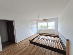 Apartament cu 4 camere renovat - imagine 8