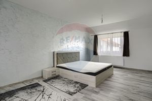 Casă de închiriat în cartierul Athena, zona 6 Vânători - imagine 13