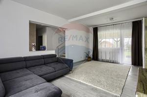 Casă de închiriat în cartierul Athena, zona 6 Vânători - imagine 3