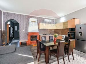 De închiriat apartament cu 3 camere, 100 mp util, Ultracentral - imagine 3