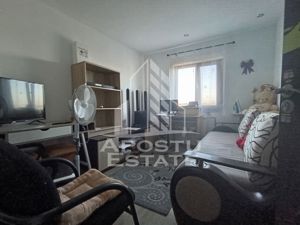 Apartament 4 camere, decomandat, 3 dormitoare, 2 bai, zona Fratelia. - imagine 7