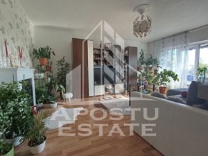 Apartament 4 camere, decomandat, 3 dormitoare, 2 bai, zona Fratelia. - imagine 2