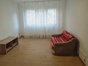 De închiriat apartament 3 camere 