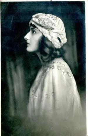 Sculptura Gips Patinat Portret Copil Julieta Orasanu Storck 1896-1954 - imagine 3