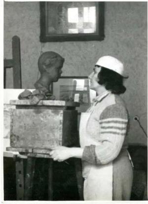 Sculptura Gips Patinat Portret Copil Julieta Orasanu Storck 1896-1954 - imagine 2