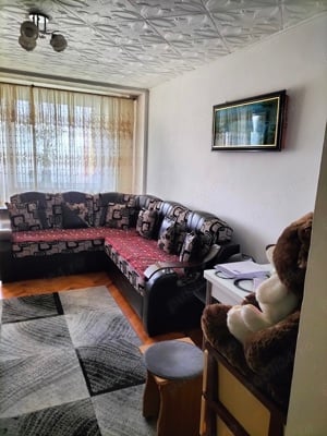 vând apartament cu 2 camere zona triaj