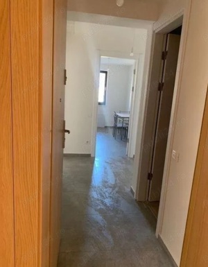 in Centru ofer chirie apartamnent cu 2 camere pe Blv Republicii - imagine 4