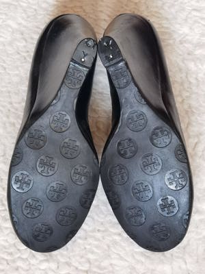 Pantofi negri dama piele toc Tory Burch logo metalic auriu femei - imagine 9