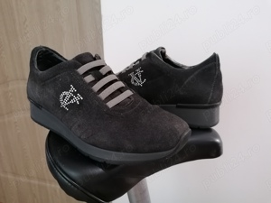 Persoana fizica ofer spre vanzare. - imagine 2