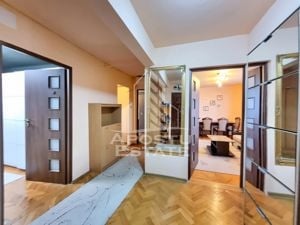 Apartament cu 3 camere, decomandat, aproape de Iulius Mall