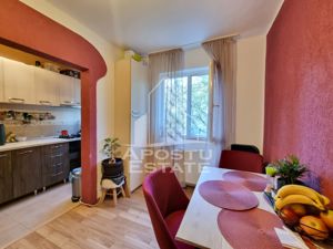 Apartament 4 camere,  decomandat, centrala proprie, zona Dacia - imagine 2