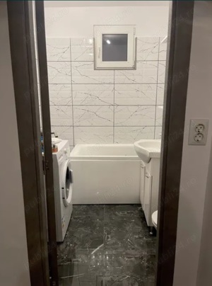 "in Centru Chirie Ap 2 camere in bloc cu Asirom si BRD"