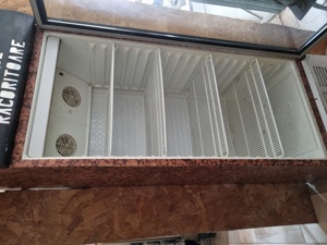 vand vitrina bauturi