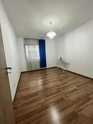 Apartament 3 camere - 700 Euro - Zona Soarelui  - imagine 6