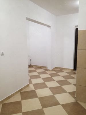 Apartament 2 camere, decomandat, proprietar, 10 minute de centru - imagine 3