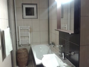 Inchiriez apartament  3 camere in Nufarul - imagine 8