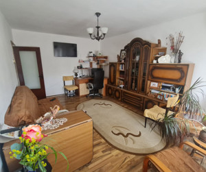 Vând apartament spațios cu 3 camere, zona 1 Mai, Târgu Jiu  - imagine 4