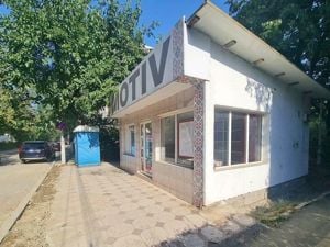 Spatiu comercial stradal - zona Micro 19, langa piata