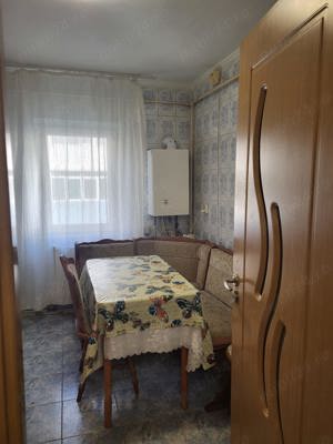 Închiriez apartament cu trei camere decomandate în Bacău  - imagine 10