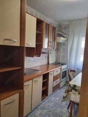 Închiriez apartament cu trei camere decomandate în Bacău  - imagine 4