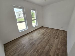 Apartament cu 3 camere. Gradina proprie. Bloc nou. Intre Eso si Hotel IQ.