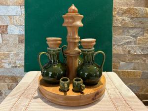 Set de colectie din ceramica in suport din lemn pentru schnaps