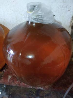 Vând vin fragă albă și căpșunică  - imagine 3